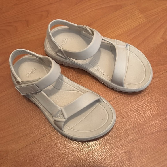Hurricane Drift women’s Cream Sandals - Picture 2 of 4